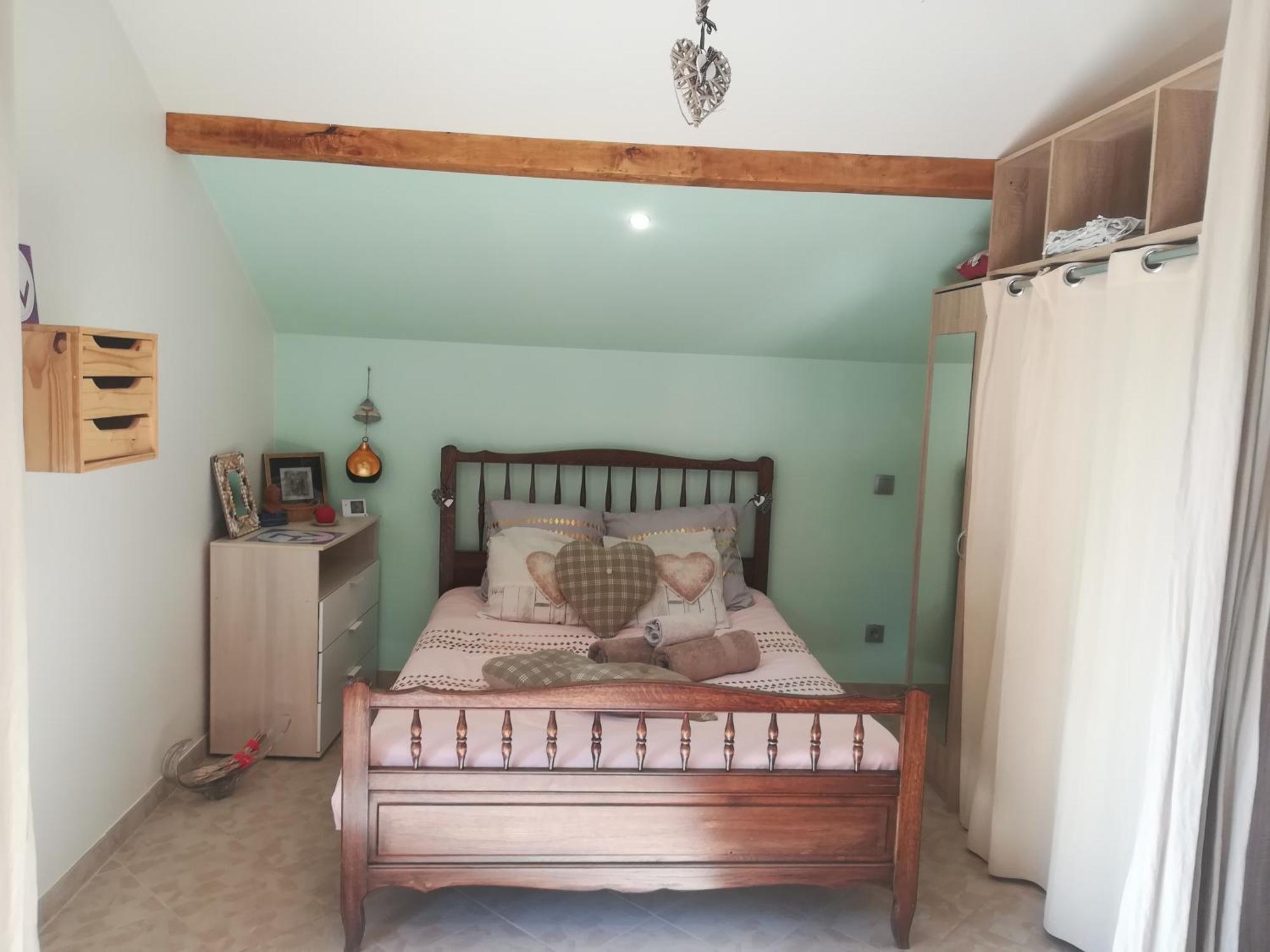 appartement avec Jacuzzi hammam sauna privatisé au rez de chaussée ds maison à Voglans à 2 kilomètres du lac du bourget en Savoie entre Chambéry et Aix les Bains cure thermale Camera foto